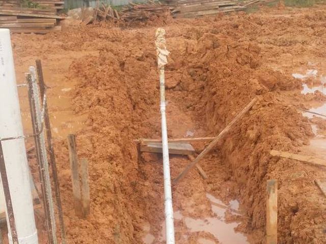 Hydrant pipe installed in an excavated trench